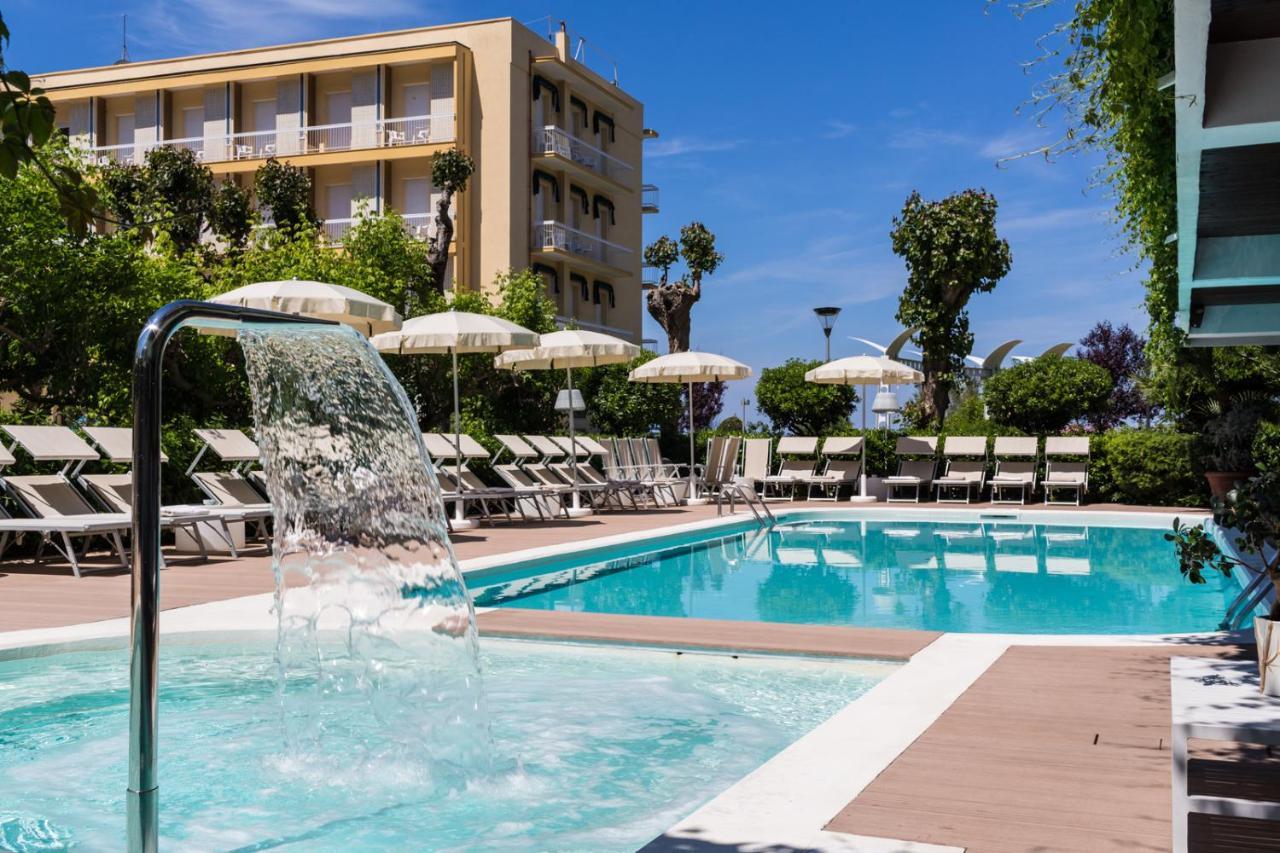 גביצ'ה מארה Hotel Alexander מראה חיצוני תמונה