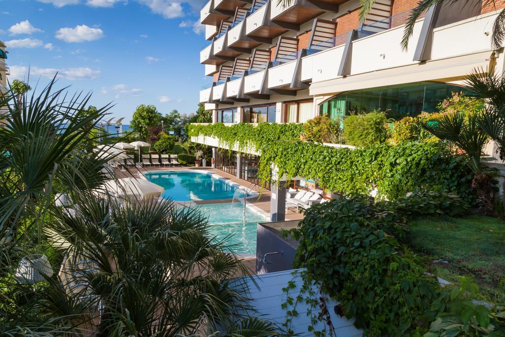 גביצ'ה מארה Hotel Alexander מראה חיצוני תמונה