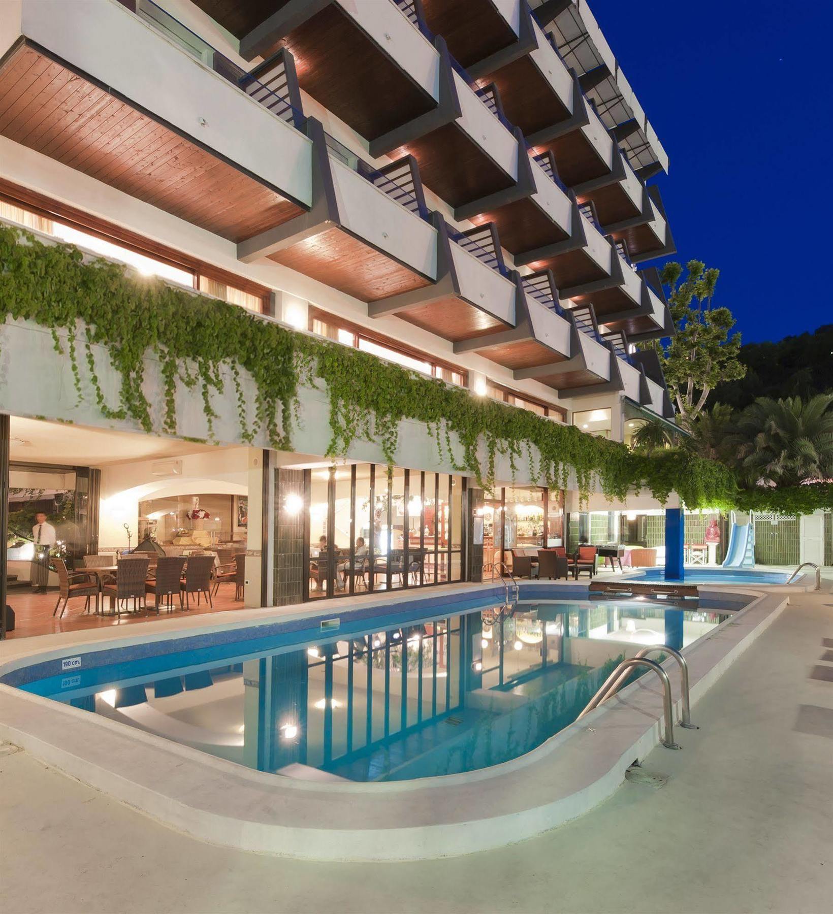 גביצ'ה מארה Hotel Alexander מראה חיצוני תמונה