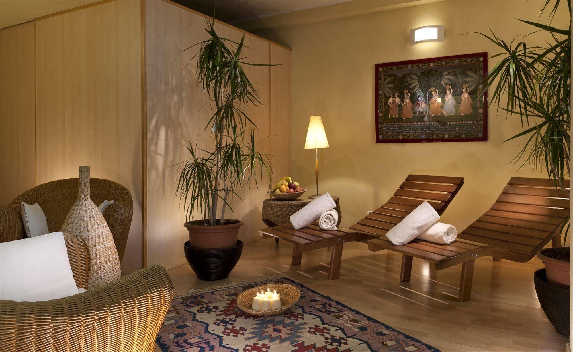 גביצ'ה מארה Hotel Alexander מראה חיצוני תמונה